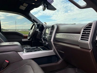 2017 Ford Super Duty F-250 SRW Lariat
