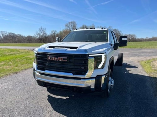 2026 GMC Sierra 3500 HD Chassis Cab Pro