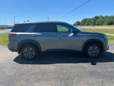 2024 Nissan Pathfinder S