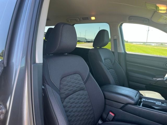 2024 Nissan Pathfinder S