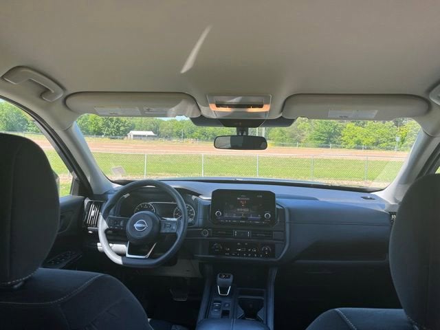 2024 Nissan Pathfinder S