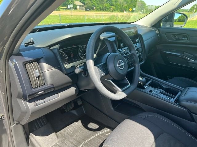 2024 Nissan Pathfinder S