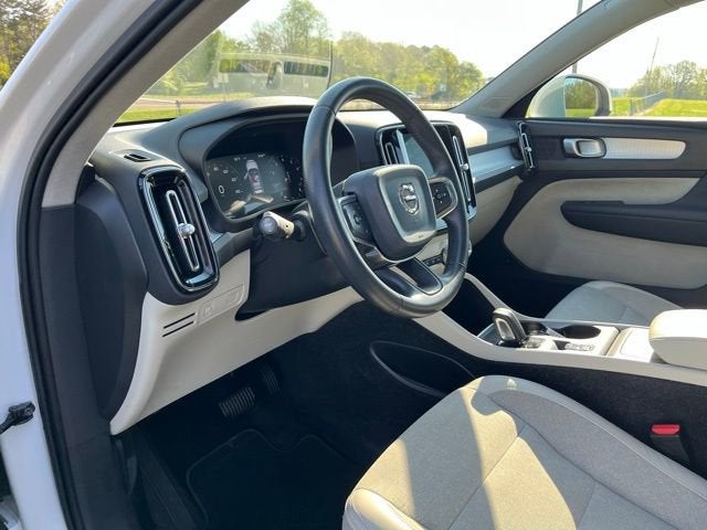 2020 Volvo XC40 Momentum